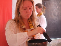 Learn-how-to-Rub-Tibetan-singing-bowls-To-Create-Vibrational-Sound-Healing-During-Session